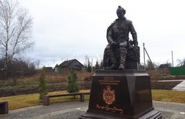 Памятник А. В. Суворову в селе Кистыш Владимирской области